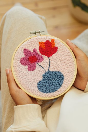 The Gentle Flowers Punch Needle Kit 