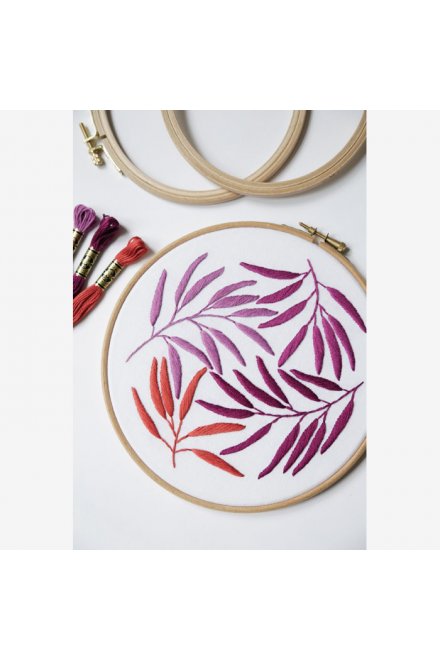 BOOKLET TRADITIONAL EMBROIDERY【新色図案集】