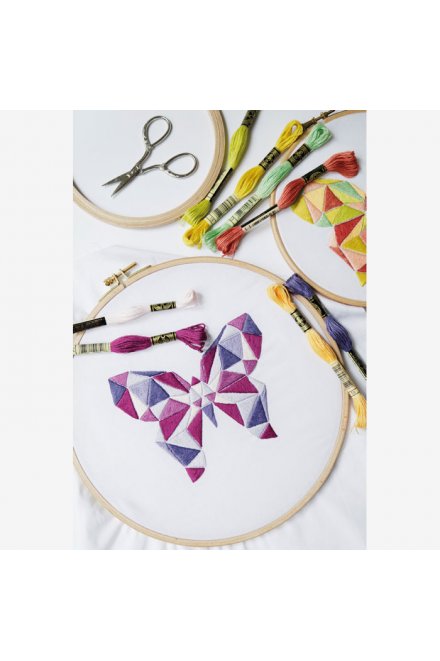BOOKLET TRADITIONAL EMBROIDERY【新色図案集】