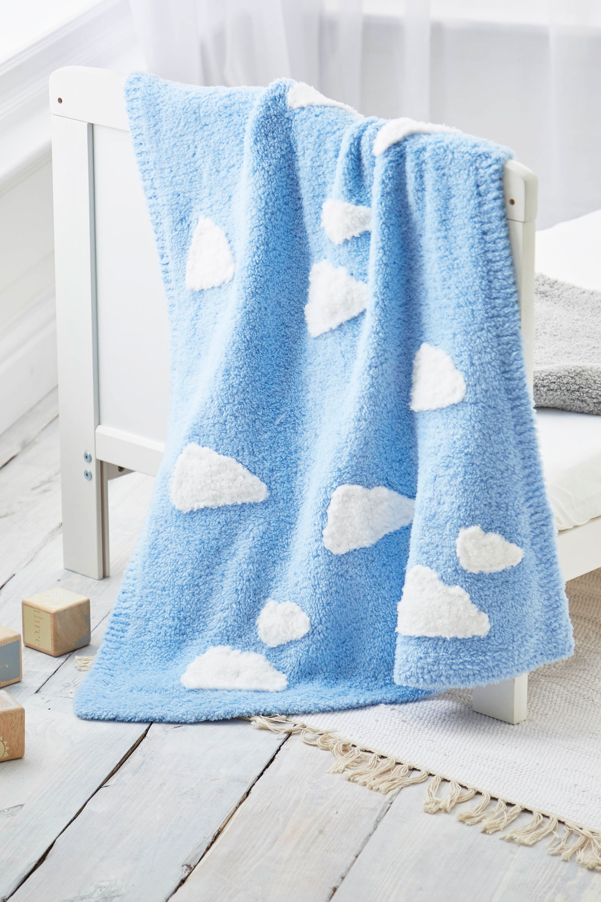 Modele Teddy Couverture Nuages Pour Bebe Explications Gratuites Modeles Layette Dmc