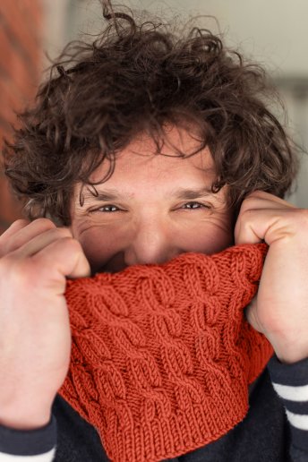 Modello Woolly snood per uomo