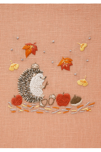 ＜フカフカの秋の森で遊ぶハリネズミさん＞Chicchi刺繍キット