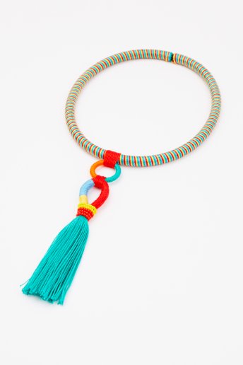 Collier avec pompon - motif loisirs créatifs