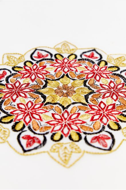 Mandala de fleurs - motif broderie