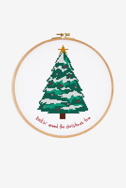 Christmas decoration PDF christmas cross stitch pattern ** instant download** Christmas ornament Jeep with Christmas tree