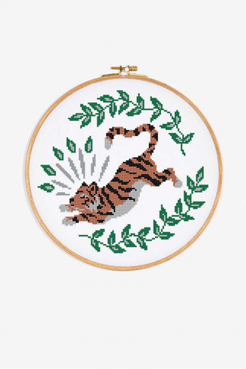 Tiger In Water Complete Counted Cross Stitch Kit 16"x11 Free P&P 