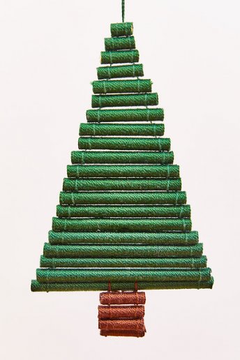 Wrapped Christmas Tree Wall Hanging - pattern